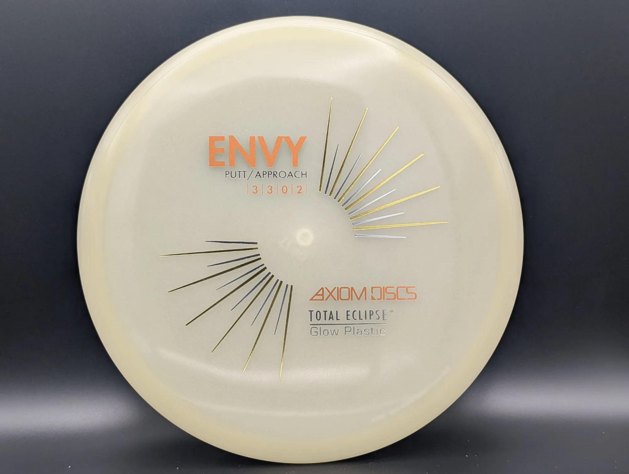 Photo of this disc, Total Eclipse, 174 g, Glow/Stock 2