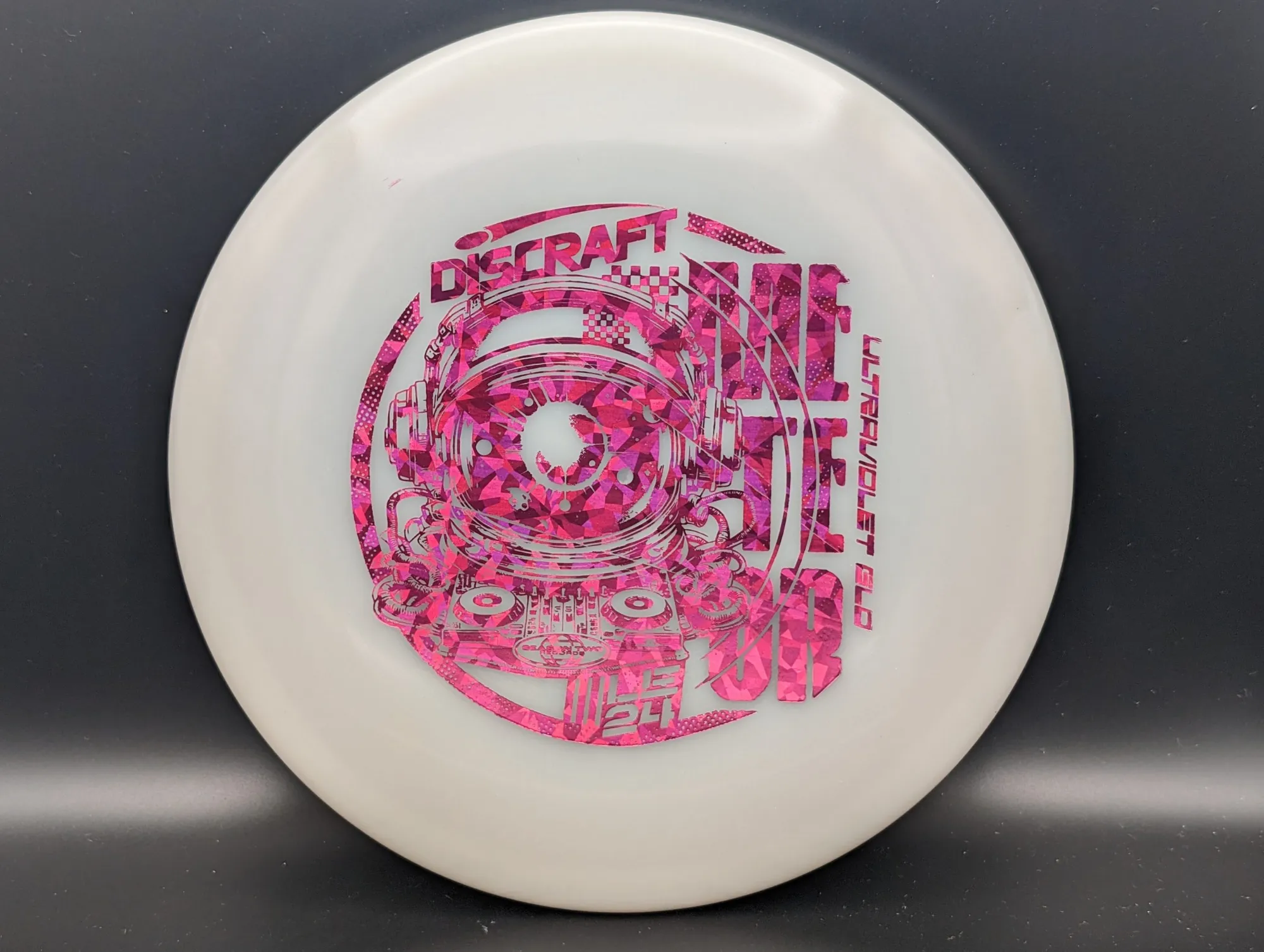Photo of this disc, UV Glo, 175-176 g, White/Pink