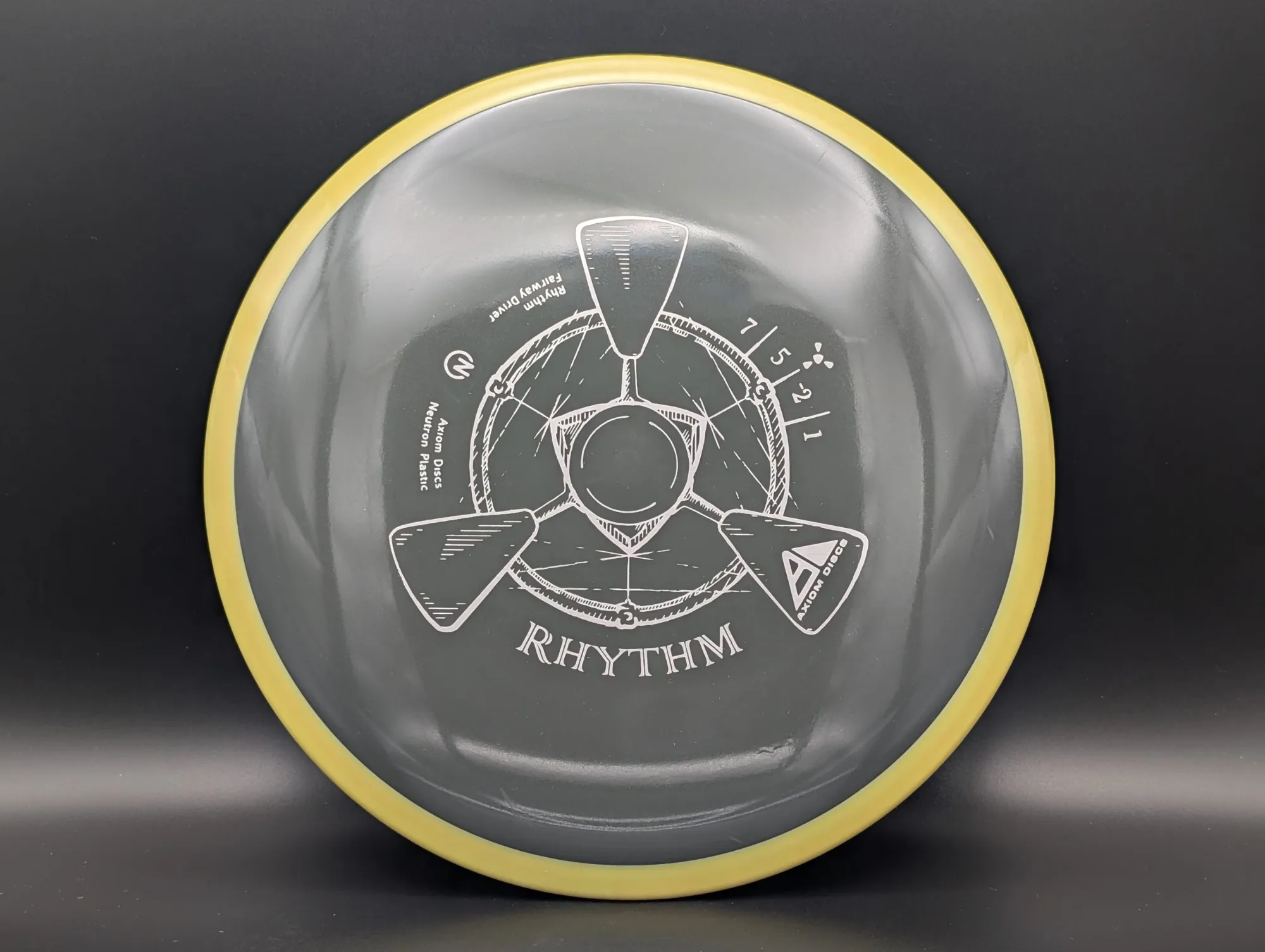 Photo of this disc, Neutron, 172 g, Grey